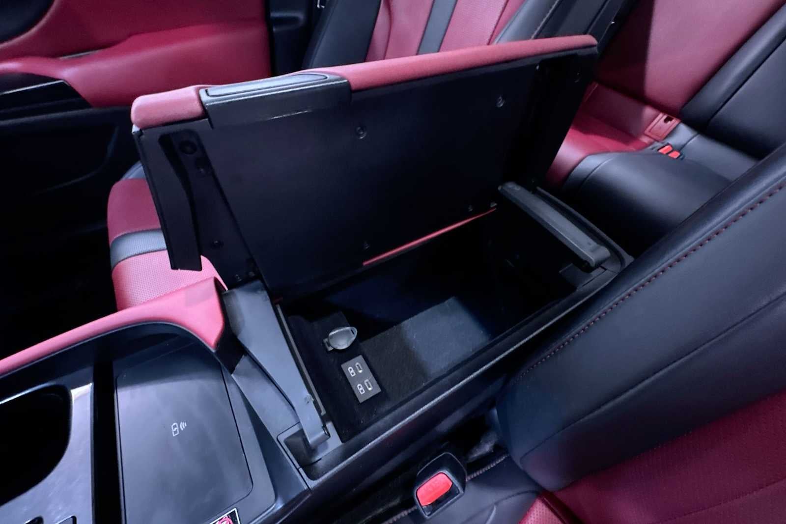 2023 Lexus ES F SPORT Handling