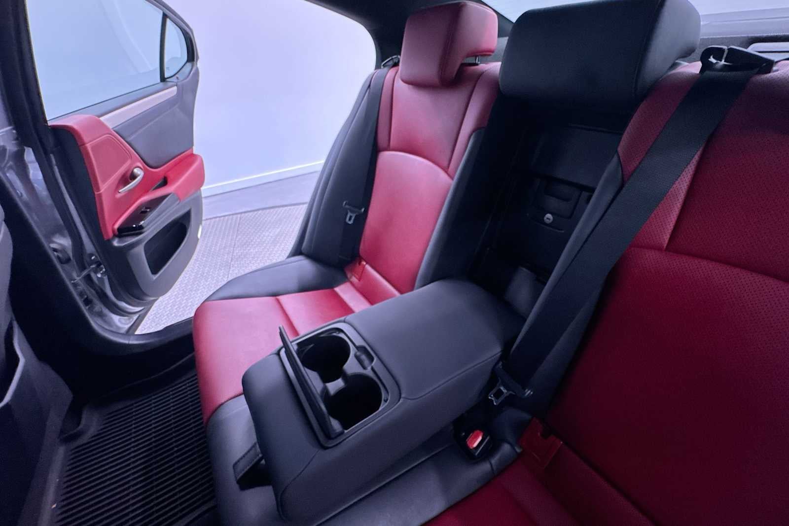 2023 Lexus ES F SPORT Handling