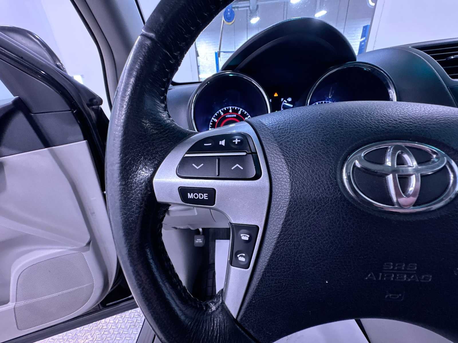 2013 Toyota Highlander SE