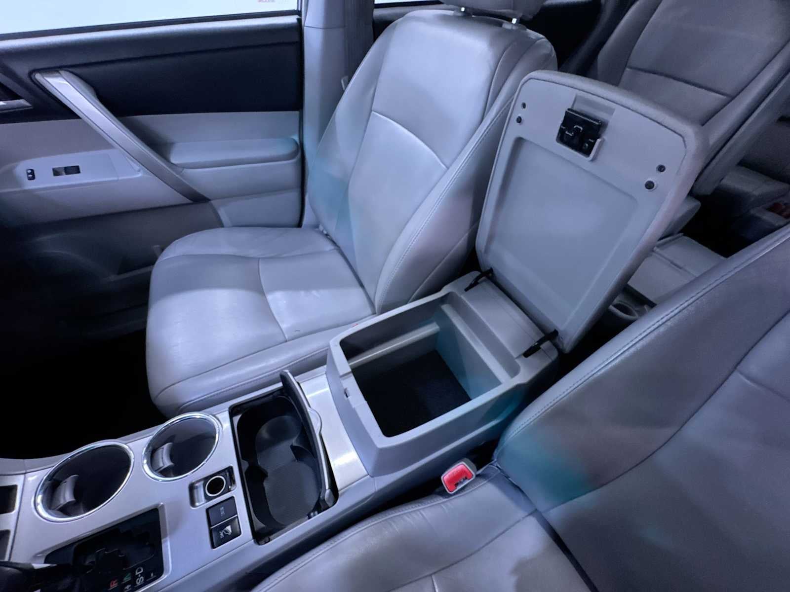 2013 Toyota Highlander SE