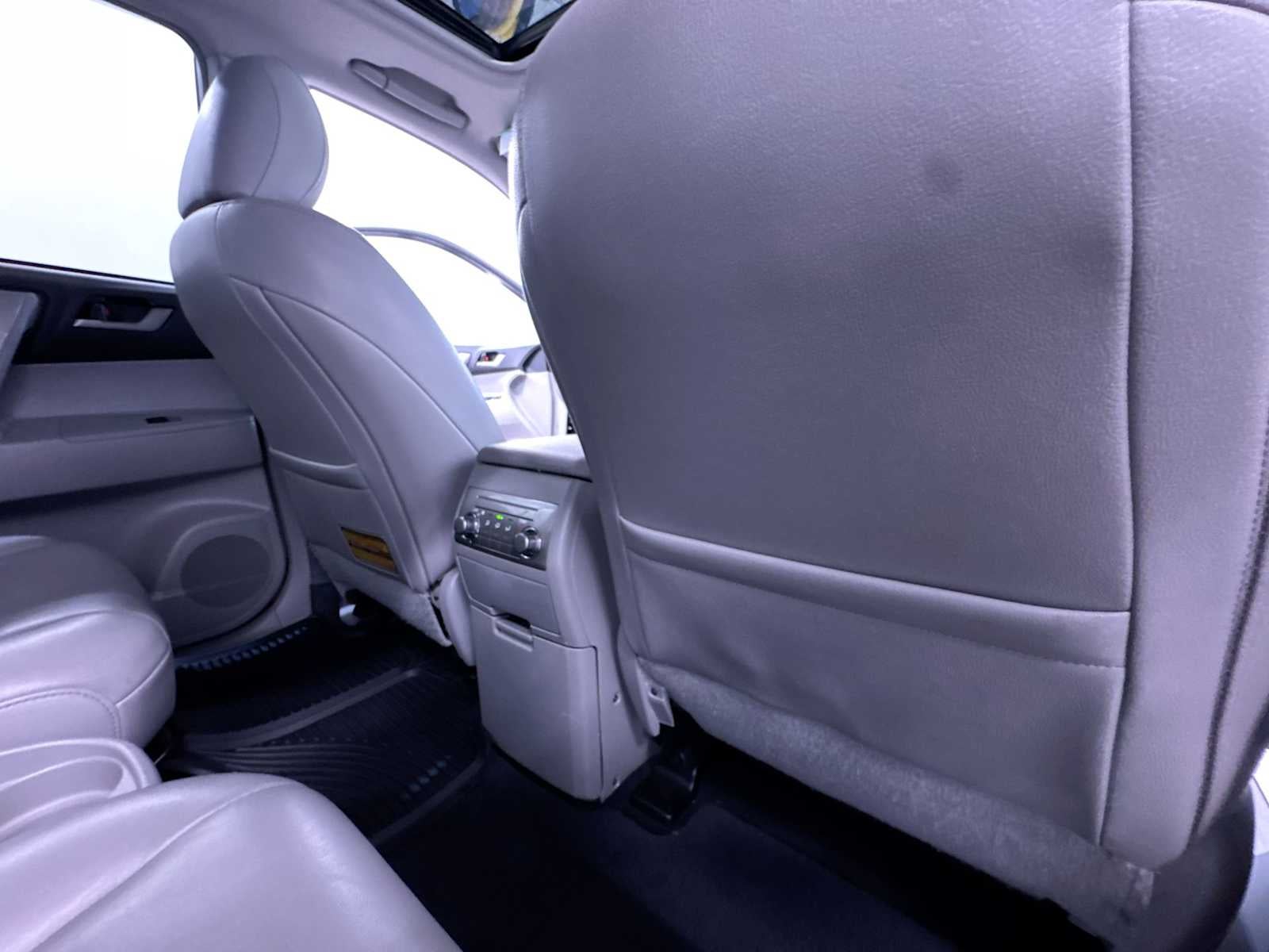 2013 Toyota Highlander SE