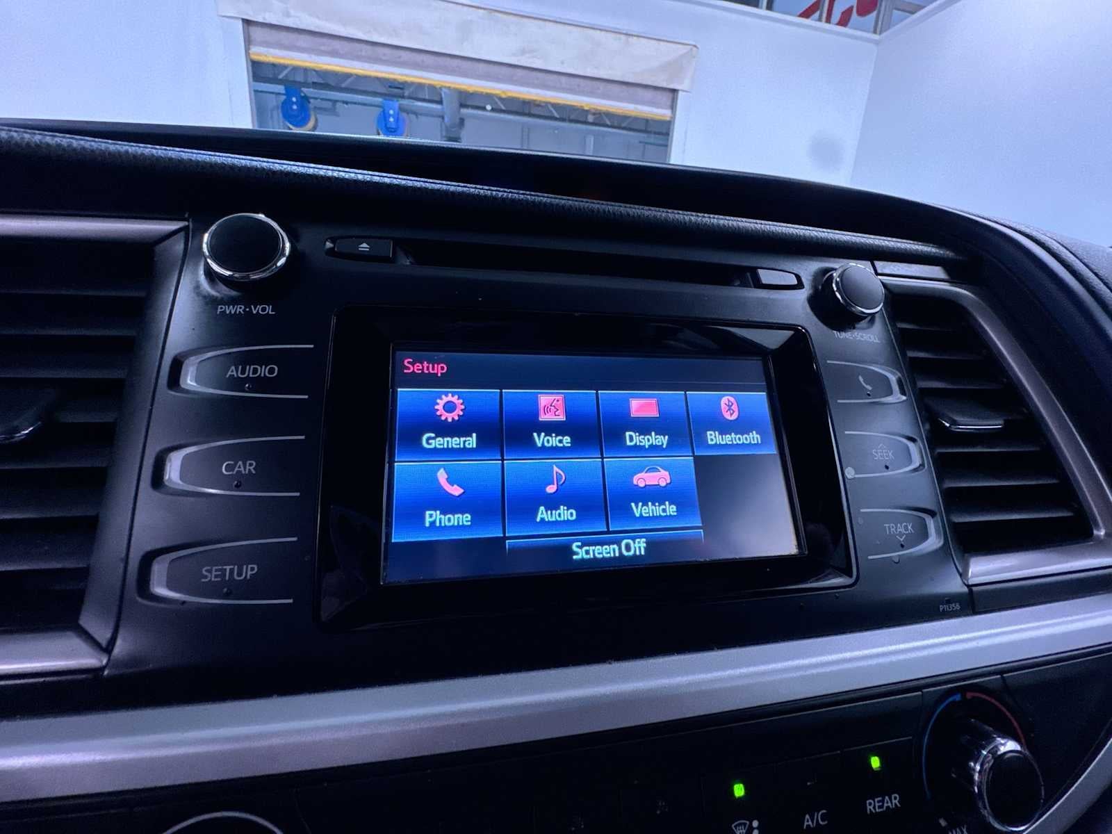 2018 Toyota Highlander LE