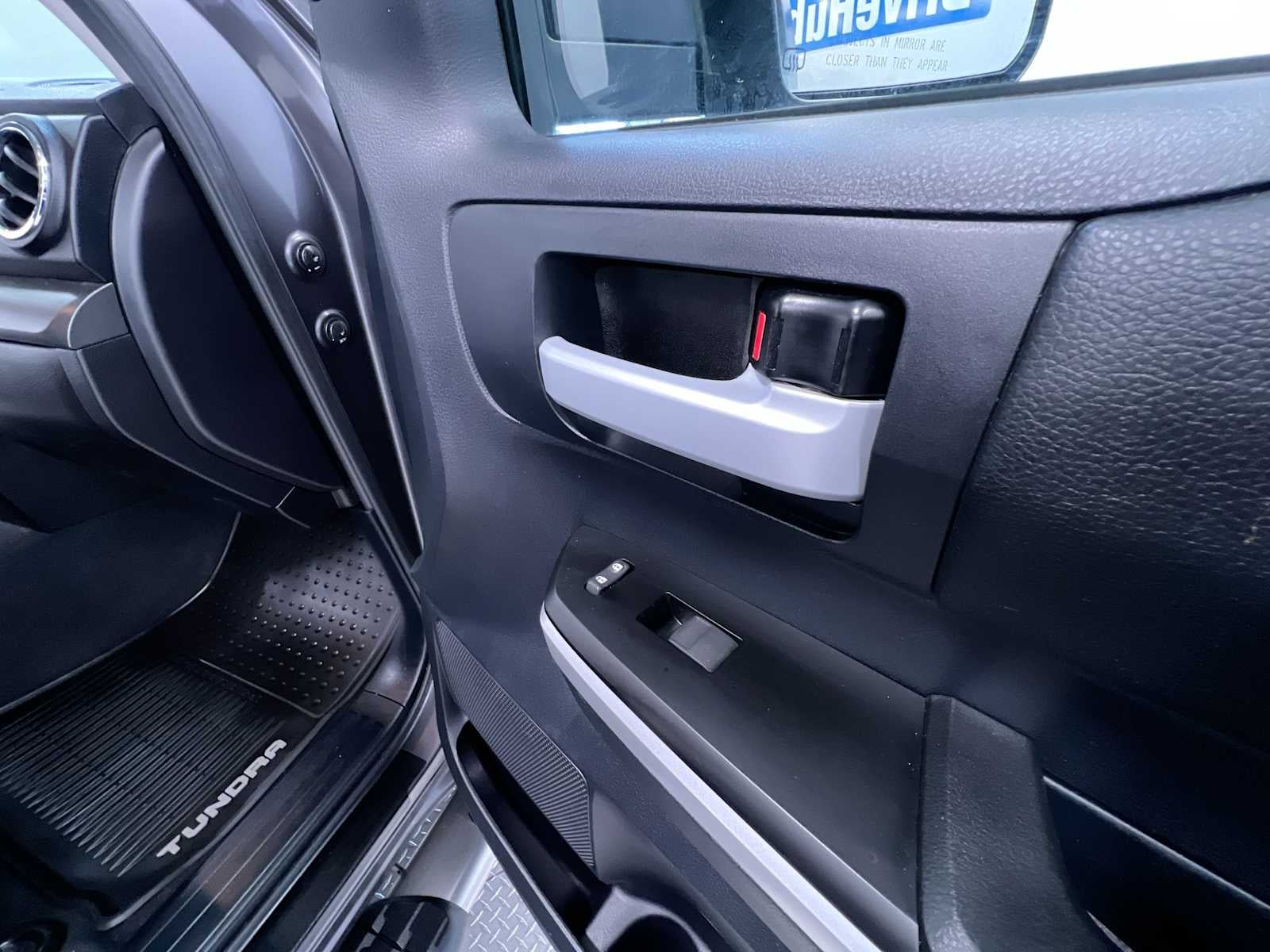 2015 Toyota Tundra SR5