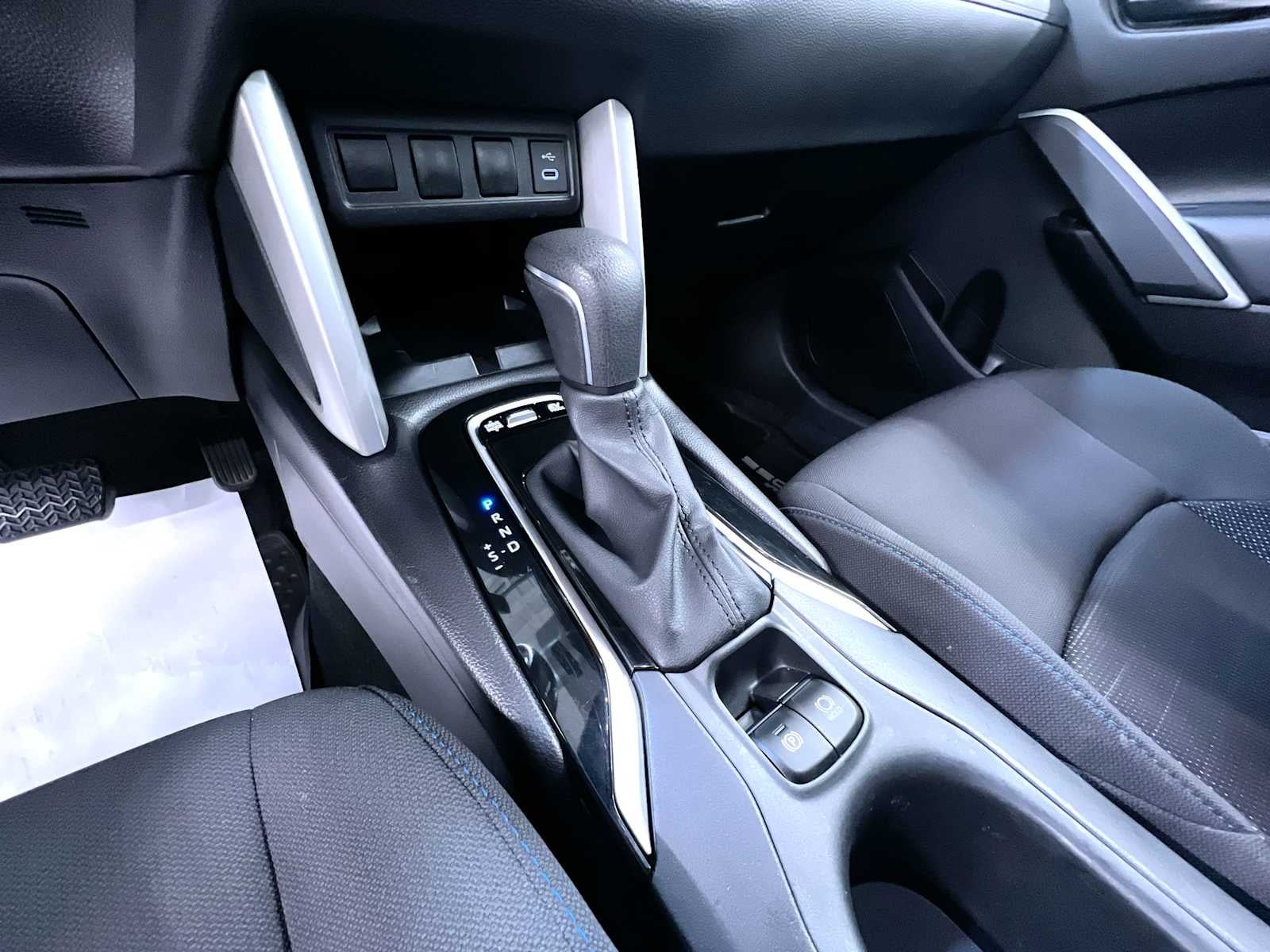 2025 Toyota Corolla Cross Hybrid SE