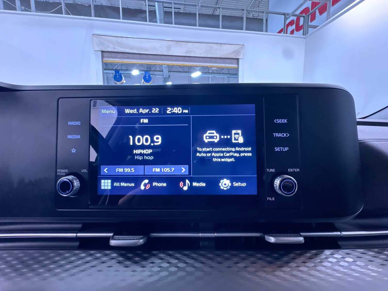2023 Kia Carnival LX