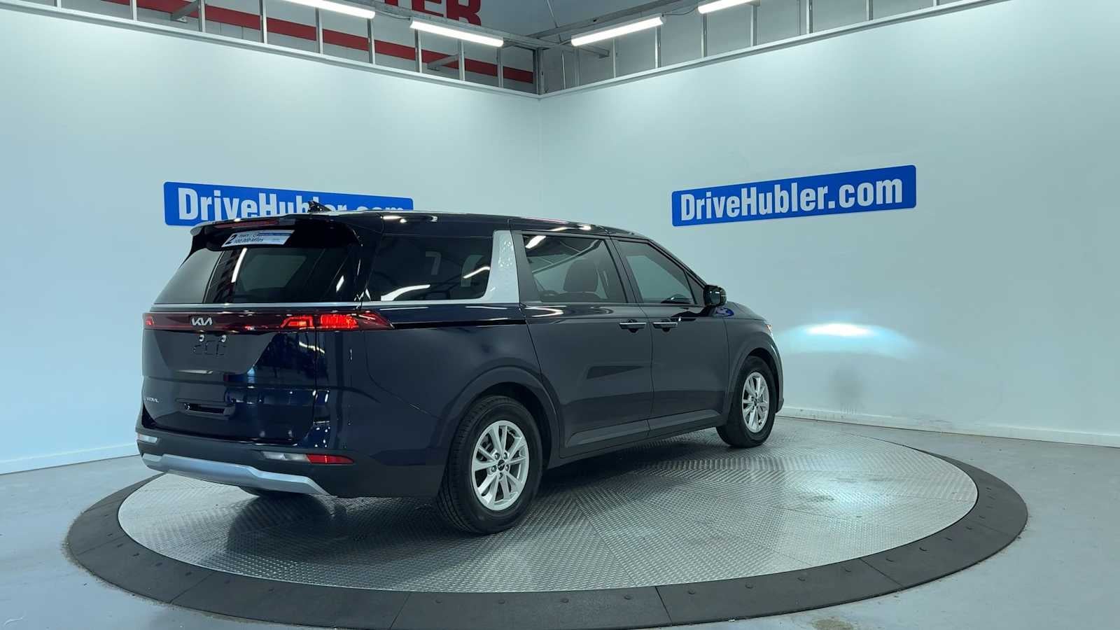 2023 Kia Carnival LX