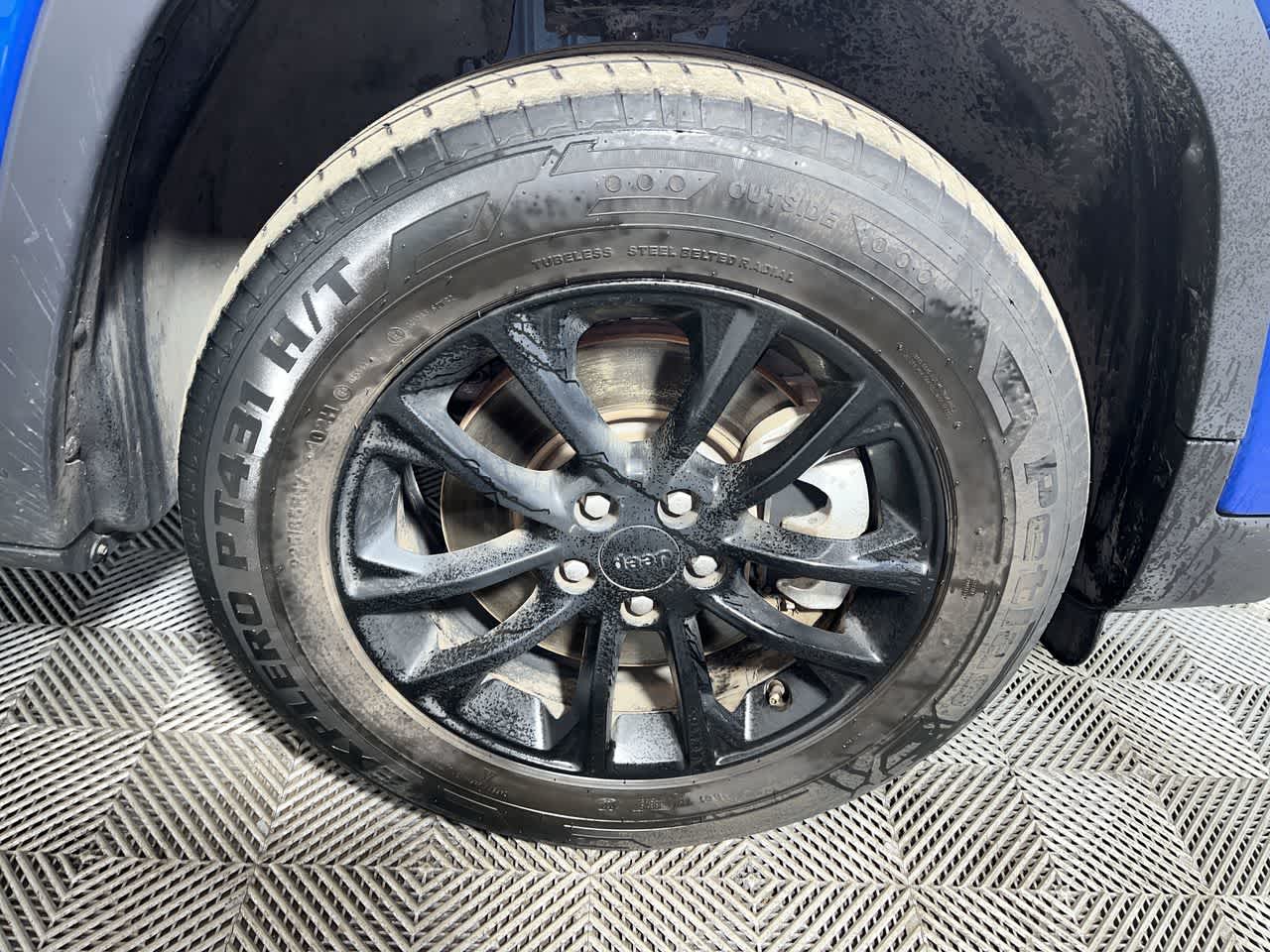 2023 Jeep Cherokee Altitude Lux