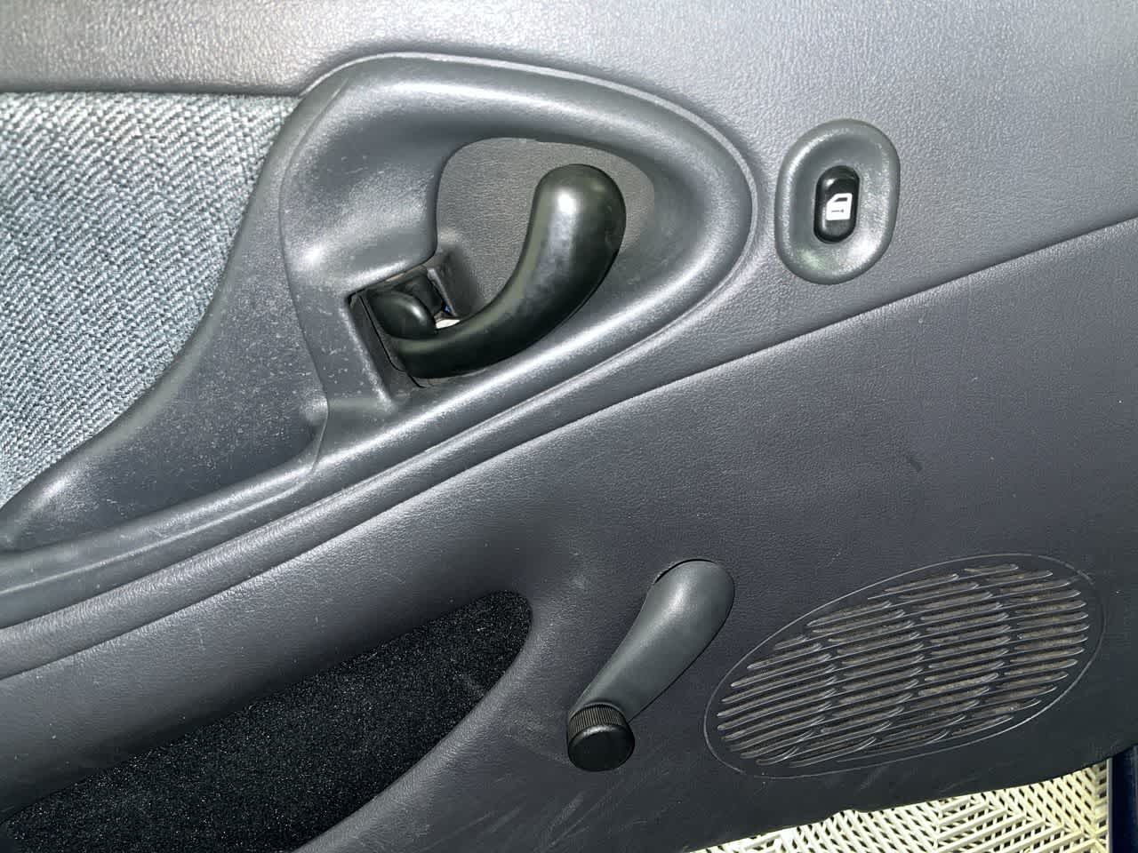 2004 Chevrolet Cavalier Base