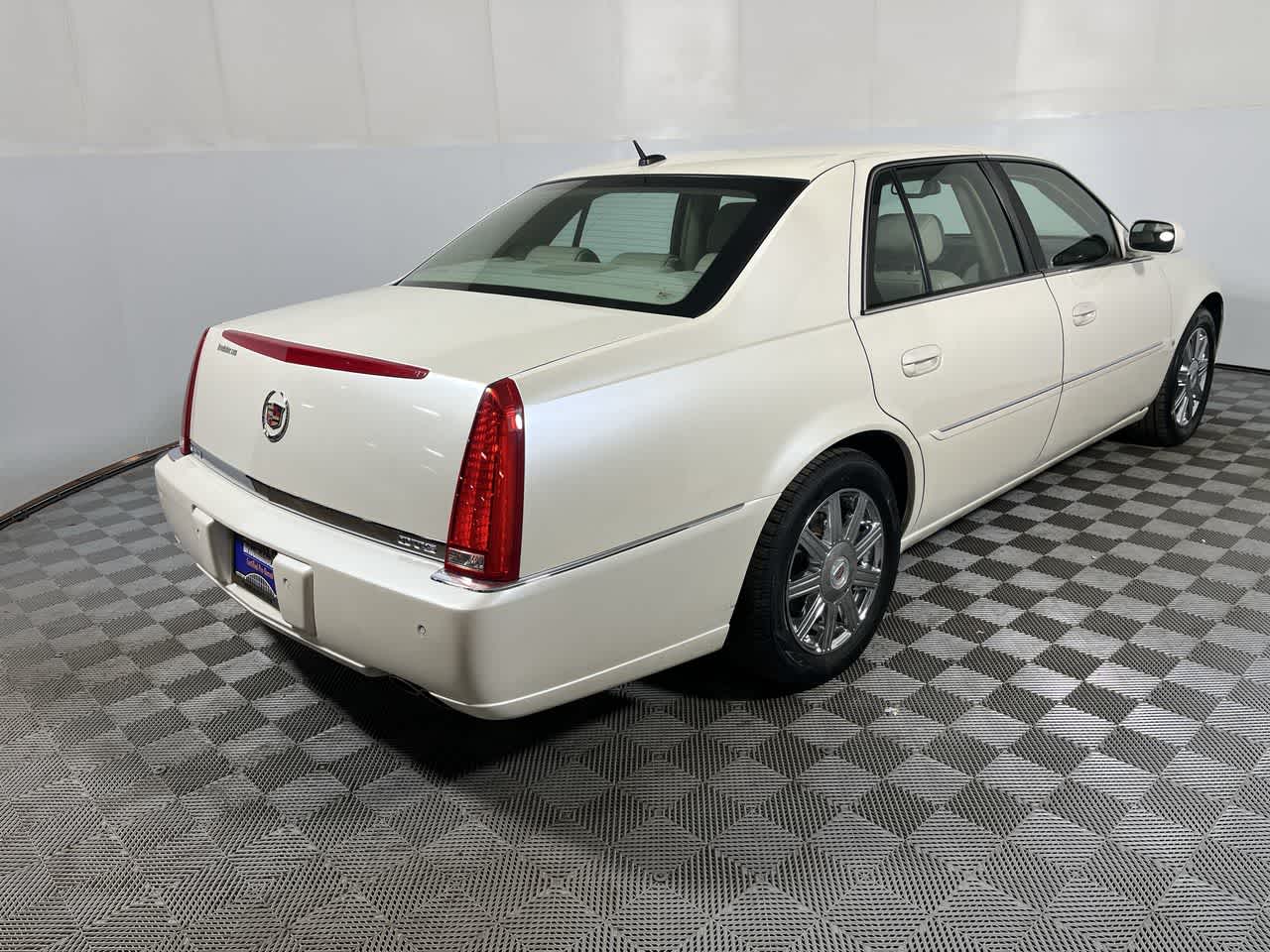 2008 Cadillac DTS w/1SD