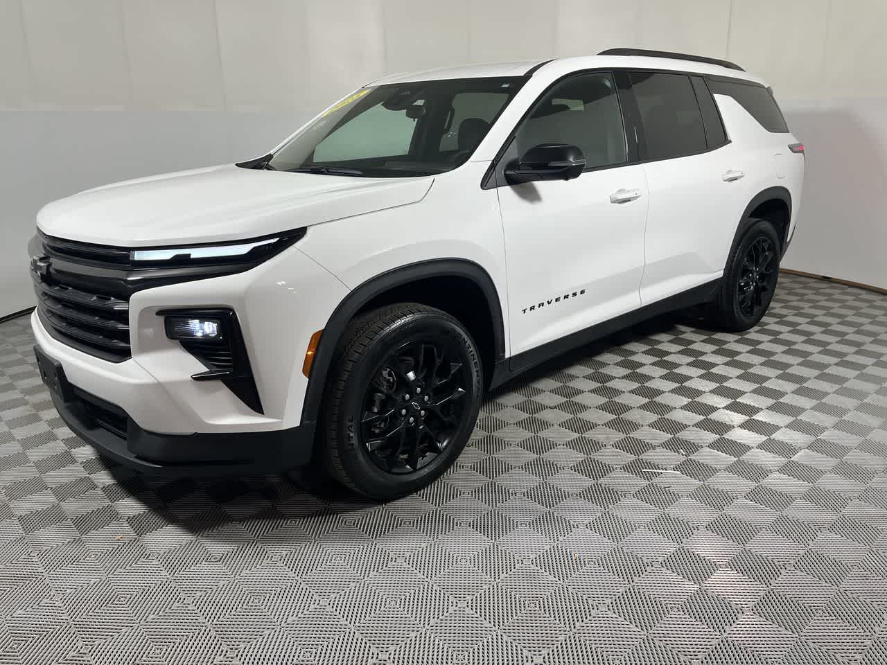 2025 Chevrolet Traverse FWD LT