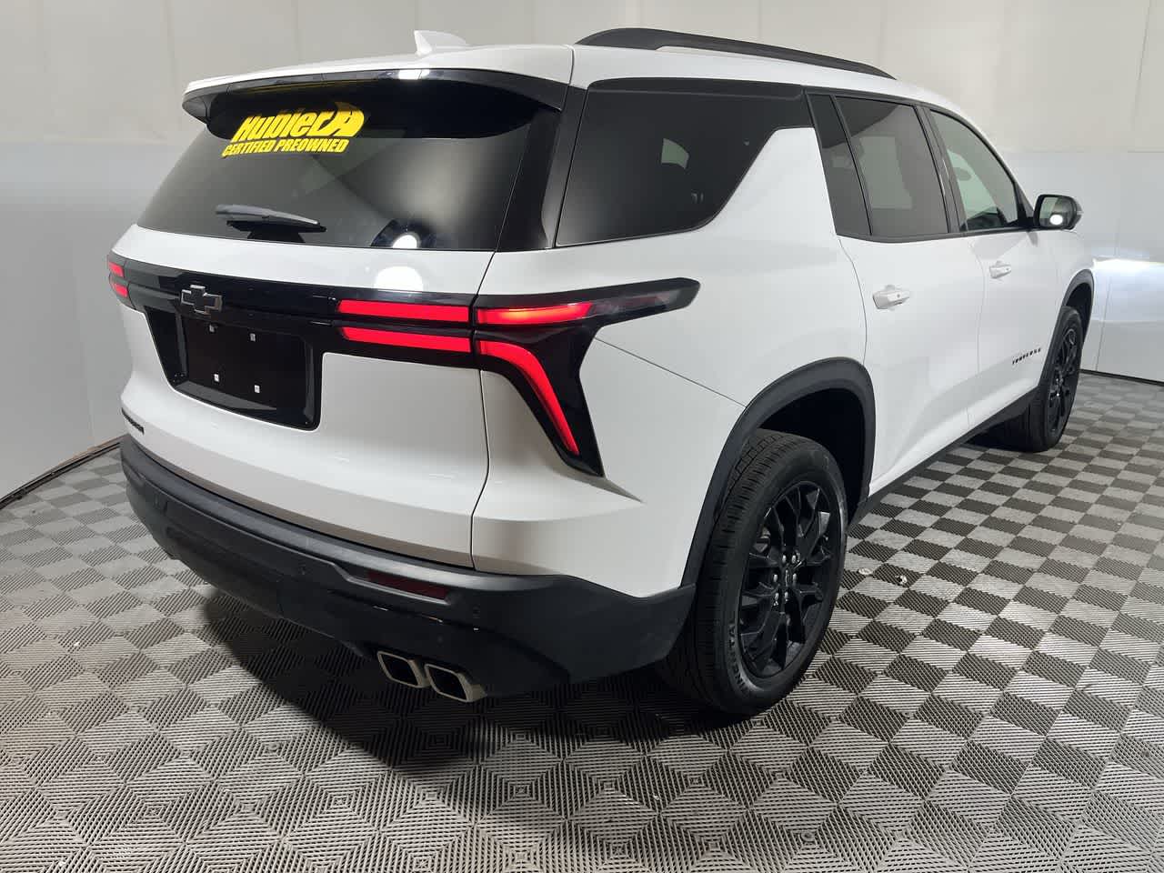 2025 Chevrolet Traverse FWD LT
