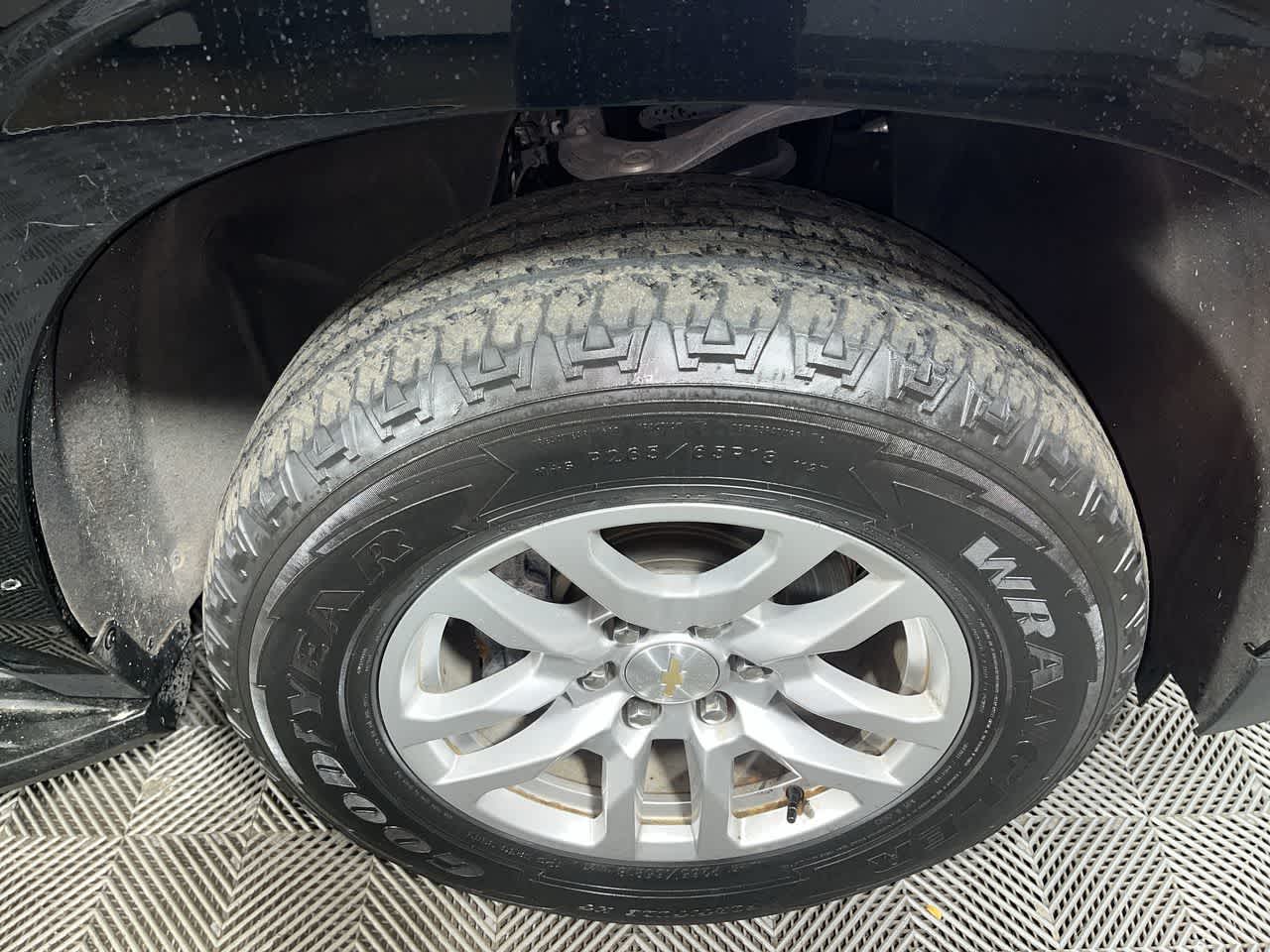 2023 Chevrolet Suburban LS