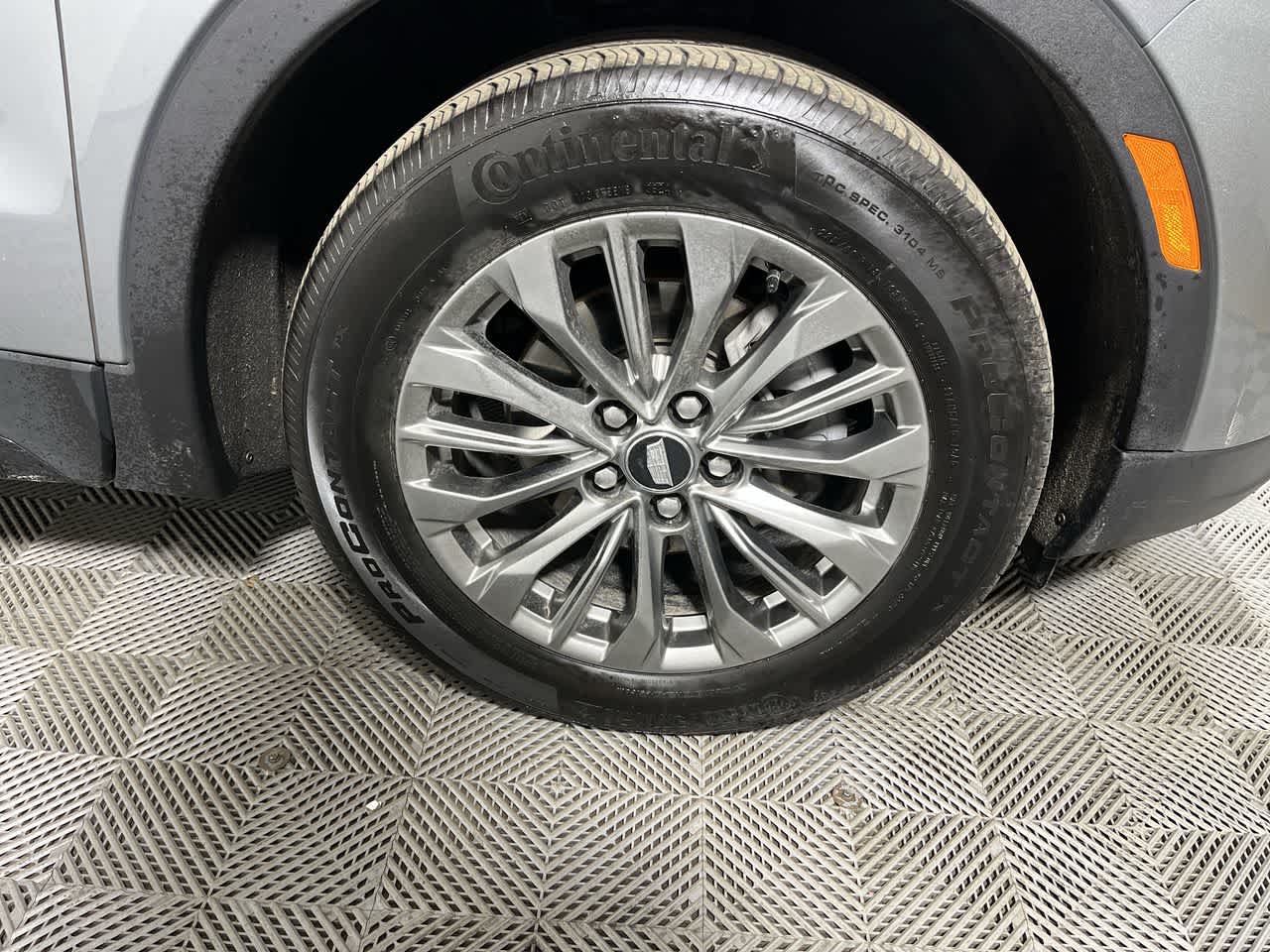 2025 Cadillac XT4 FWD Premium Luxury