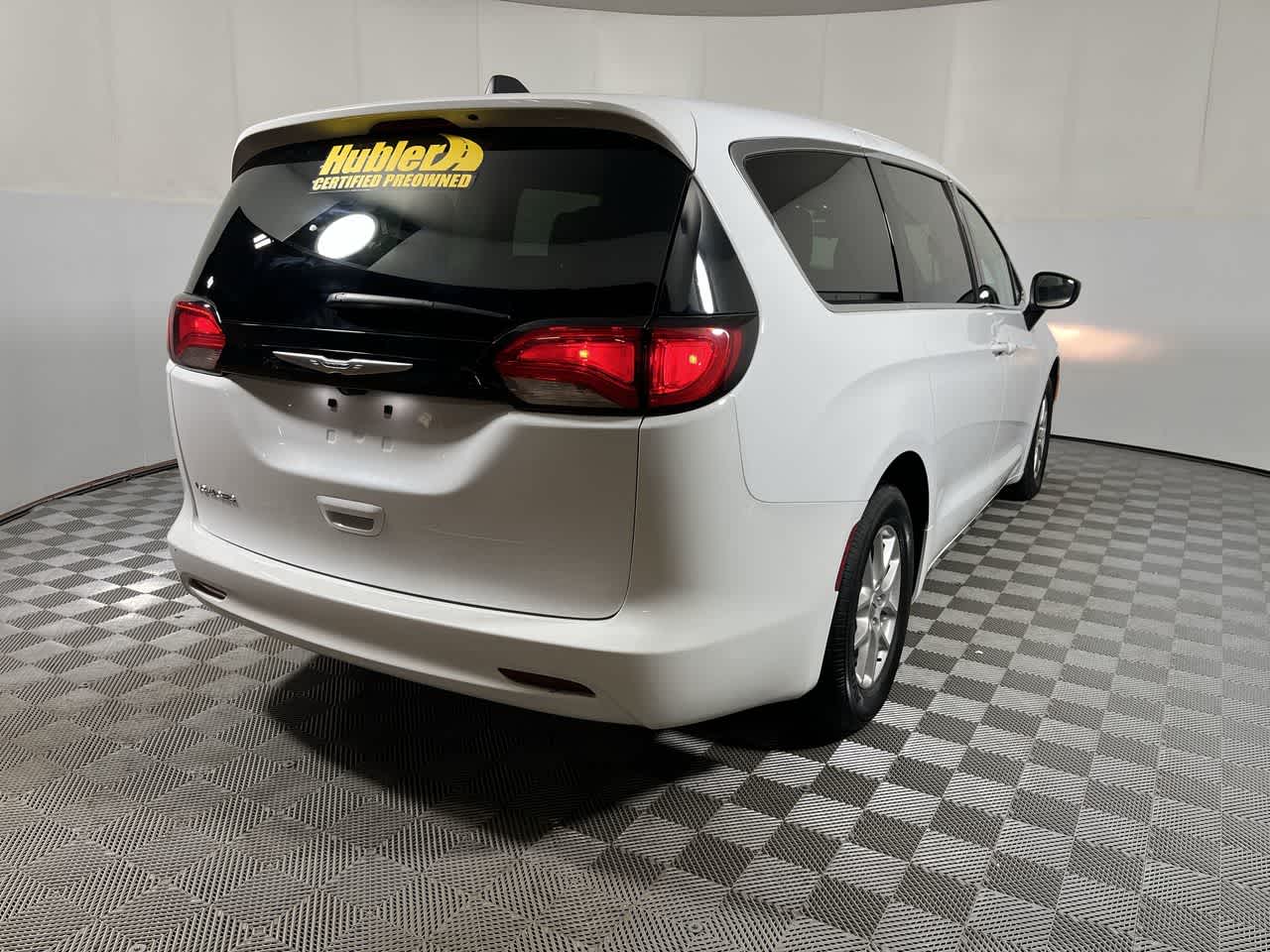 2024 Chrysler Voyager LX