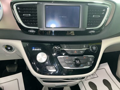 2024 Chrysler Voyager LX