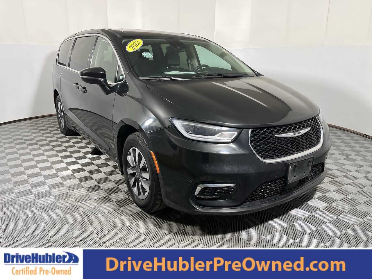 2023 Chrysler Pacifica Hybrid Touring L