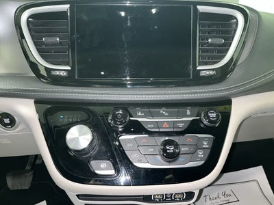 2023 Chrysler Pacifica Hybrid Touring L