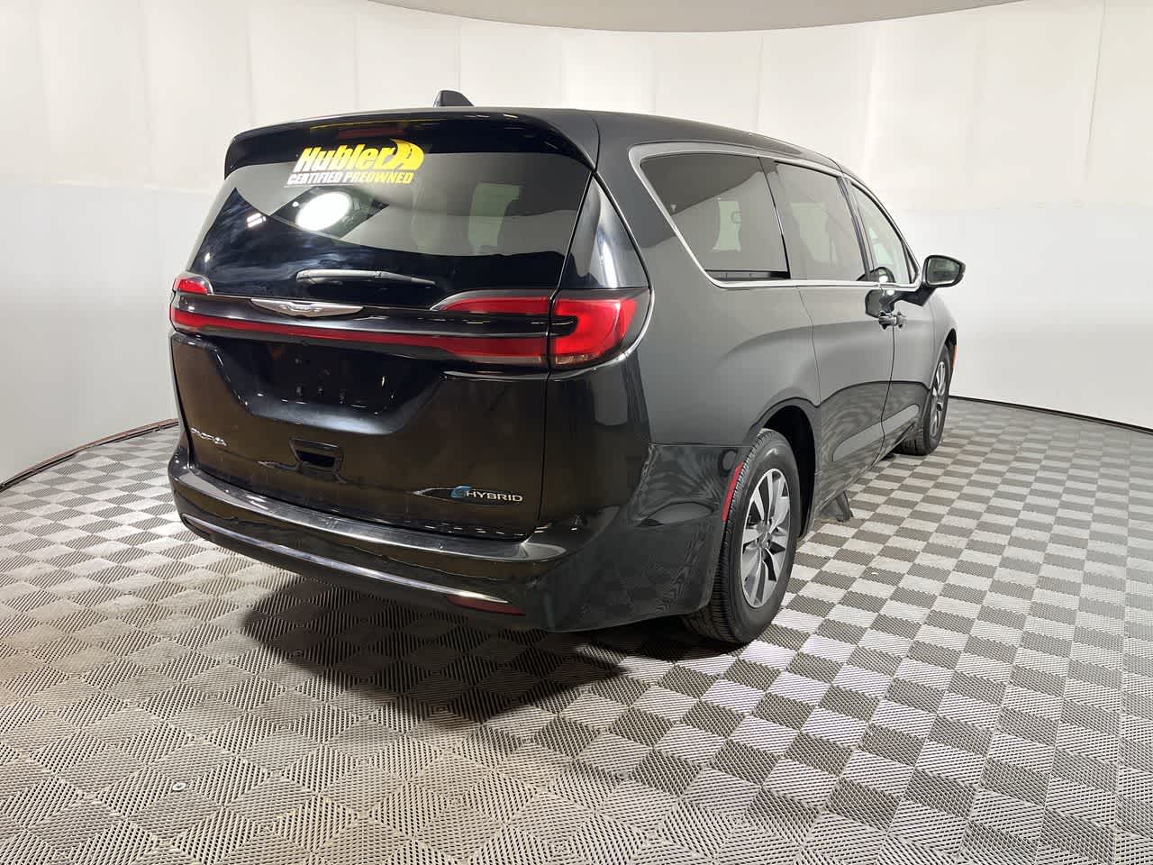 2023 Chrysler Pacifica Hybrid Touring L