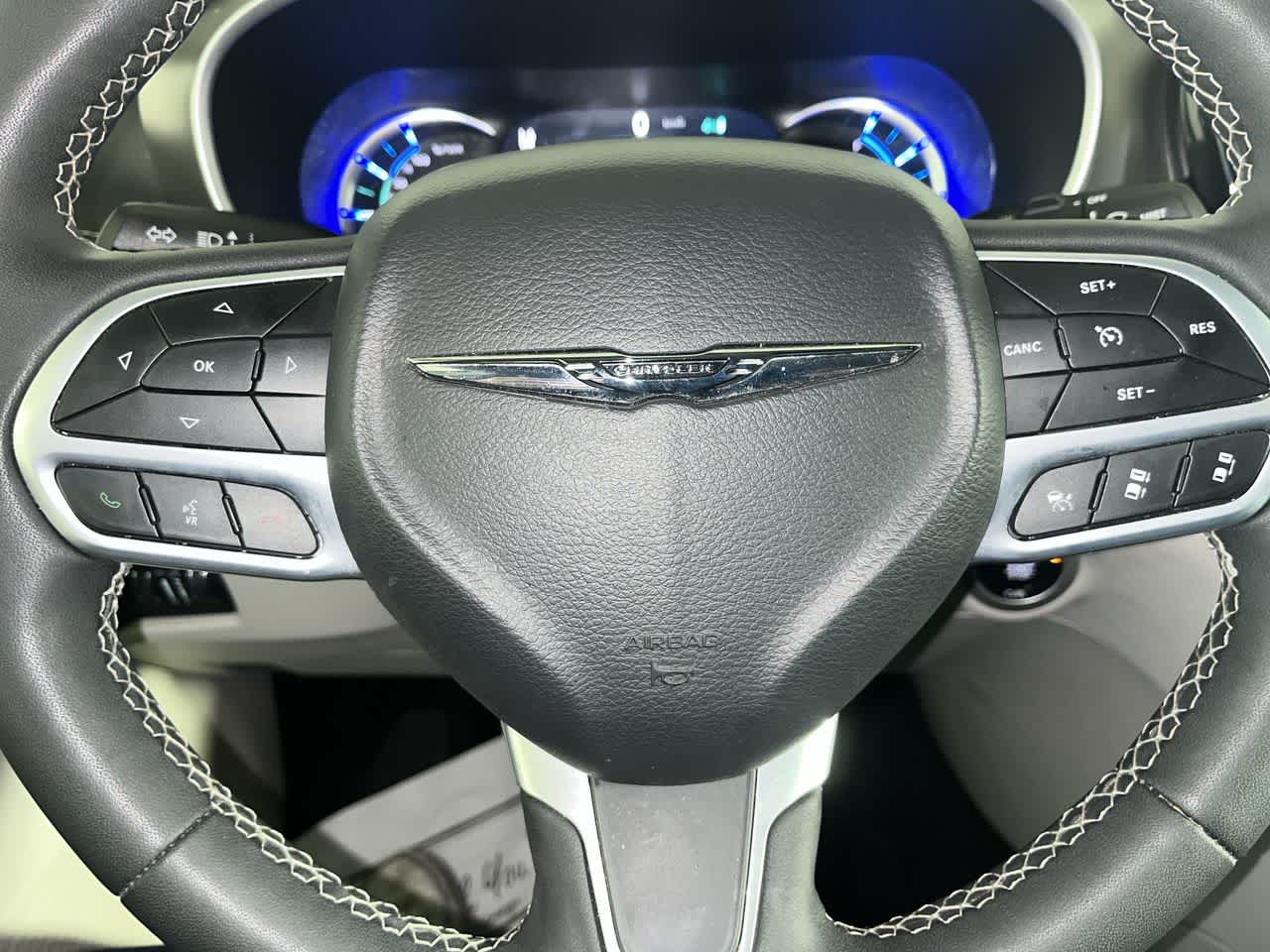 2023 Chrysler Pacifica Hybrid Touring L