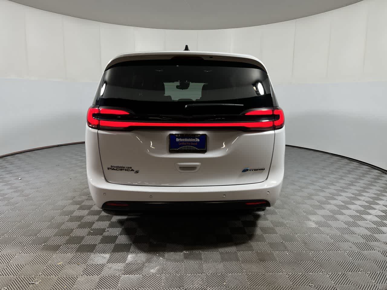 2024 Chrysler Pacifica Hybrid S Appearance Pkg
