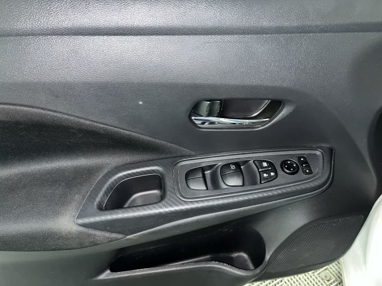 2022 Nissan Versa SV