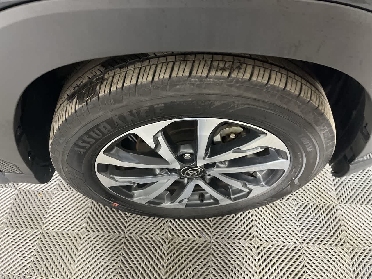 2025 Toyota Corolla Cross XLE