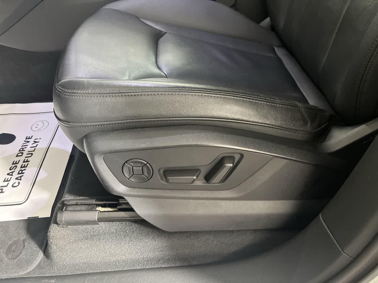 2023 Audi Q7 Premium