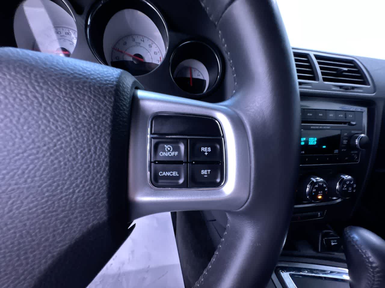 2014 Dodge Challenger SXT