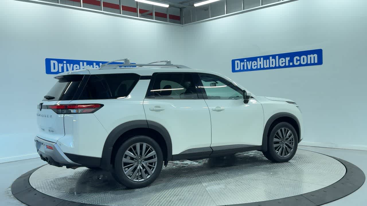 2022 Nissan Pathfinder SL