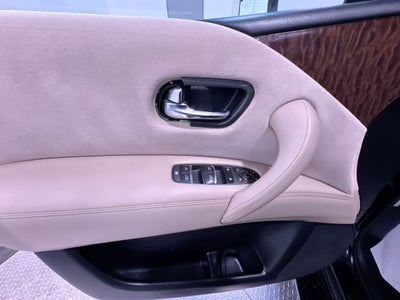 2017 Nissan Armada SV