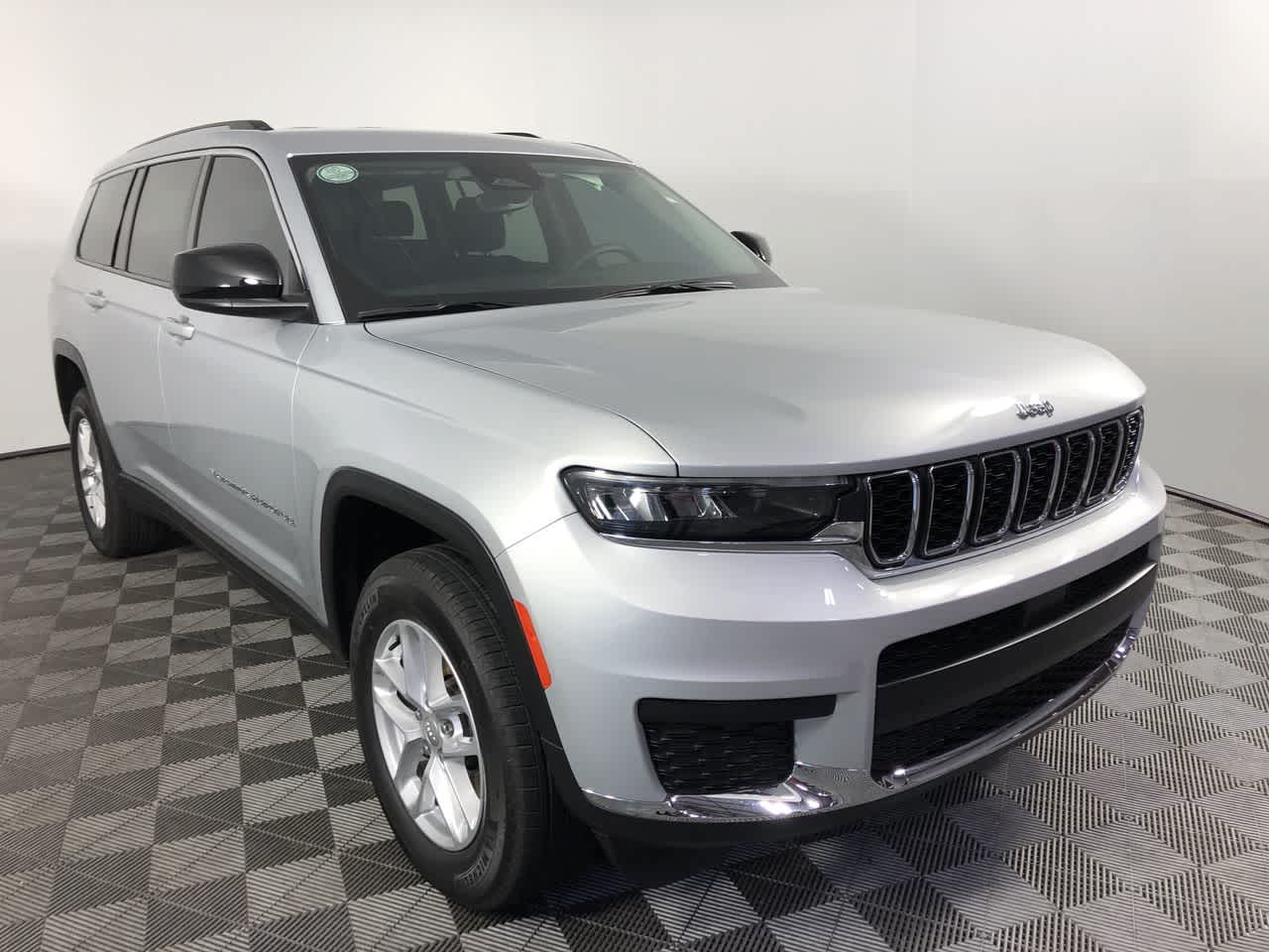 2024 Jeep Grand Cherokee L Laredo