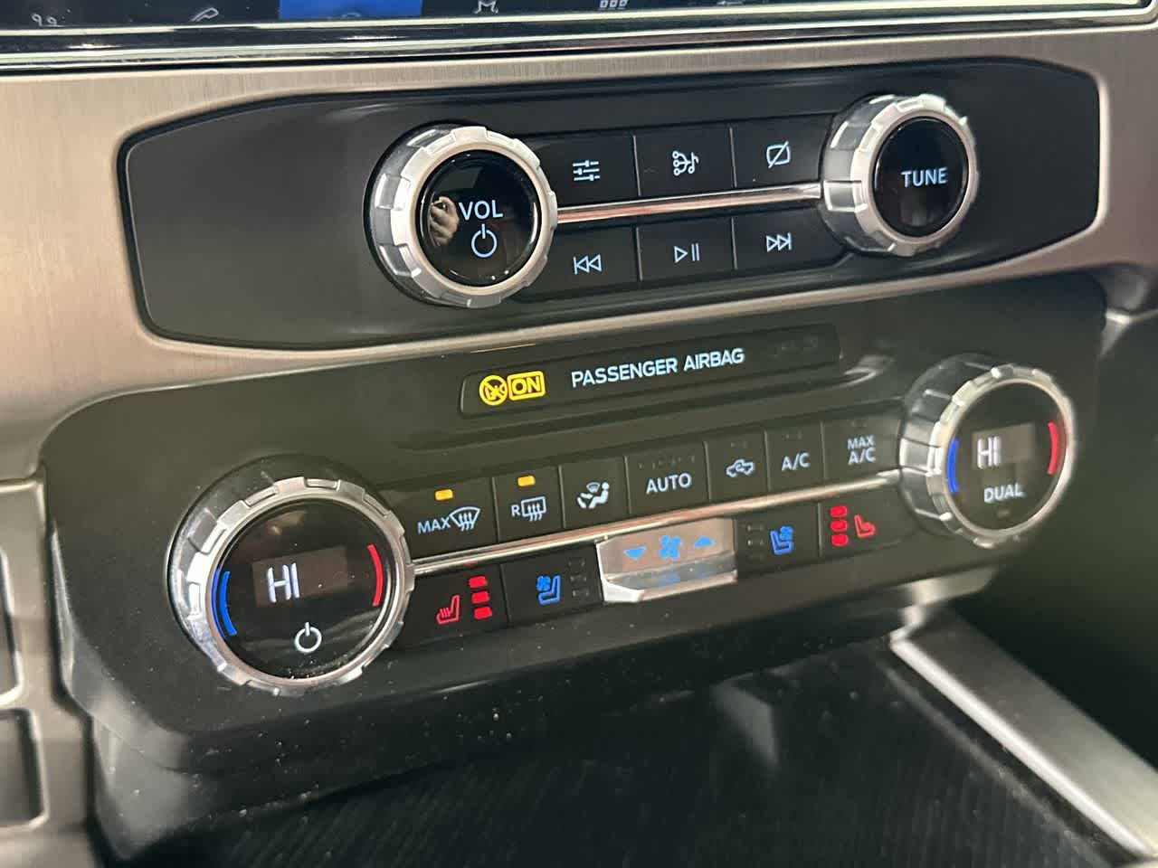 2022 Ford Super Duty F-350 DRW Platinum