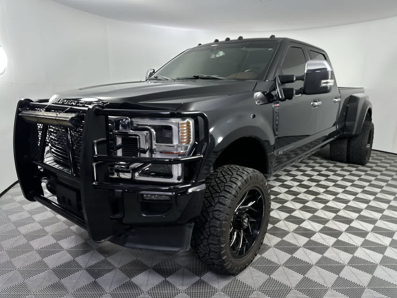 2022 Ford Super Duty F-350 DRW Platinum