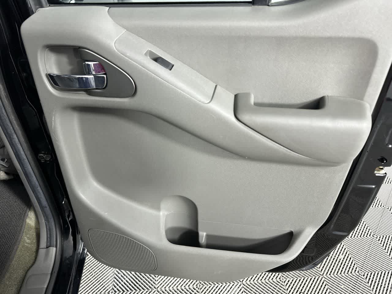 2017 Nissan Frontier SV V6