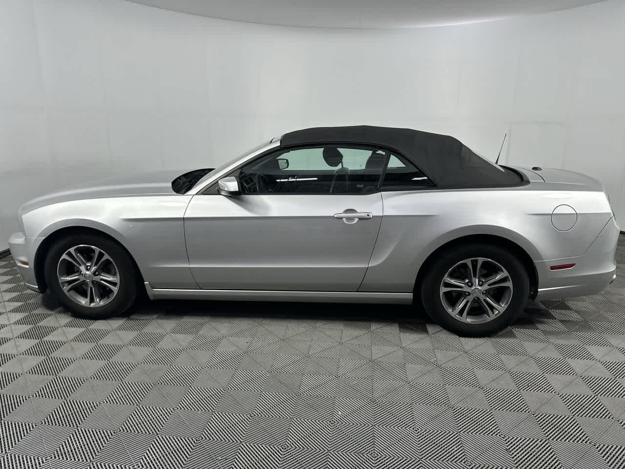 2014 Ford Mustang V6 Premium