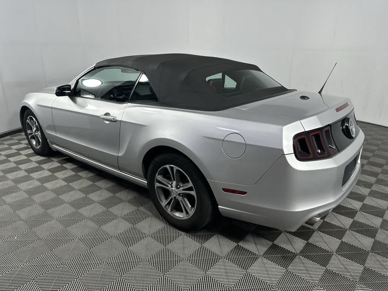 2014 Ford Mustang V6 Premium