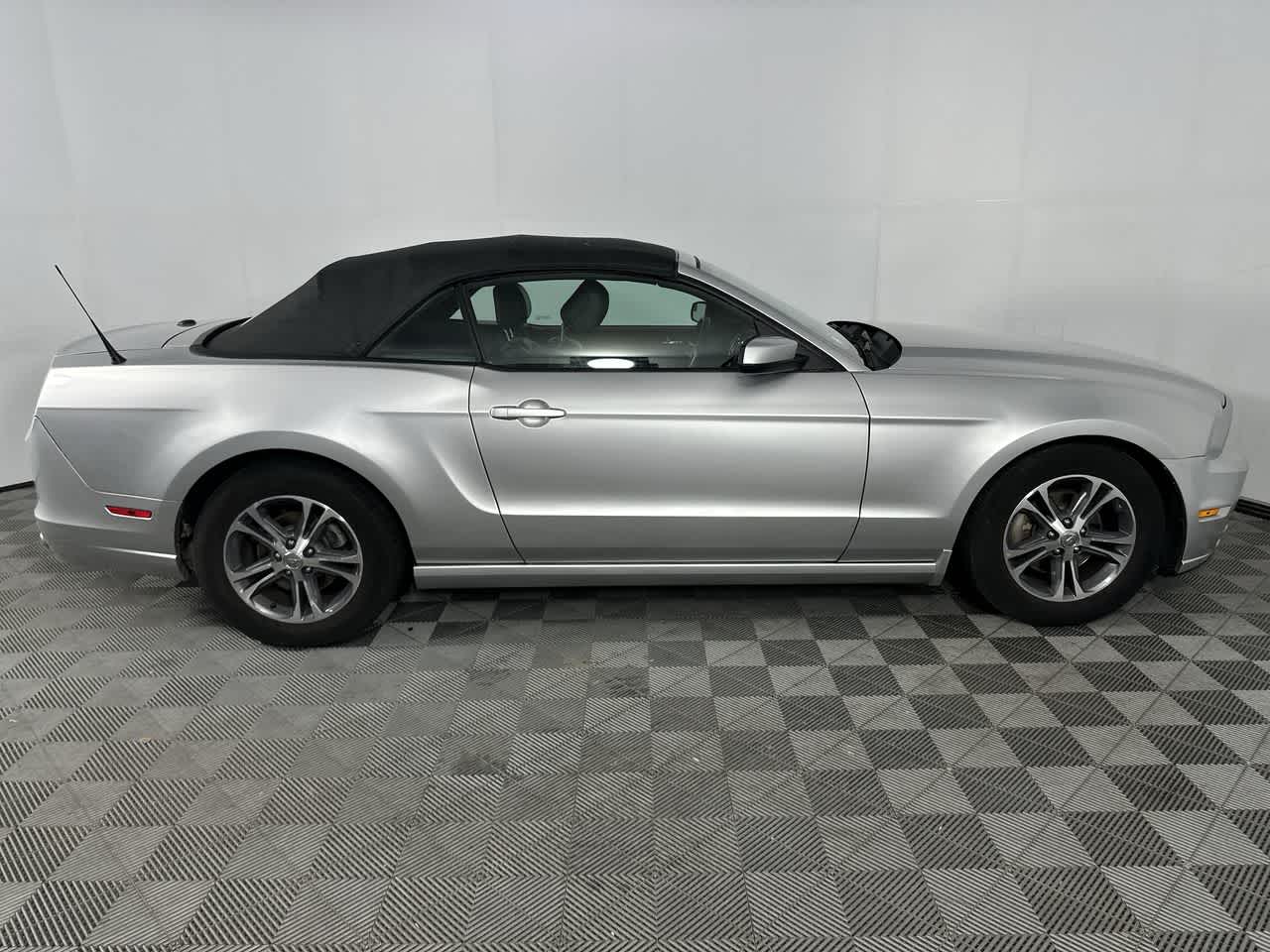 2014 Ford Mustang V6 Premium