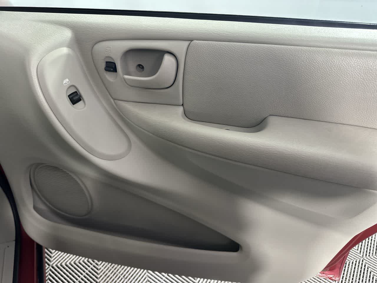 2005 Chrysler Town & Country Touring