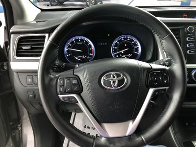 2017 Toyota Highlander SE
